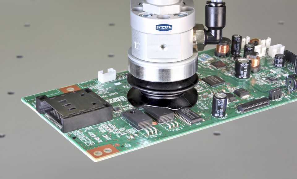 Безпечне вакуумне транспортування делікатних електронних компонентів завдяки продукції Schmalz - Фото №1