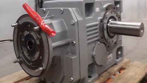 Оперативні поставки редукторів Bonfiglioli важкої серії