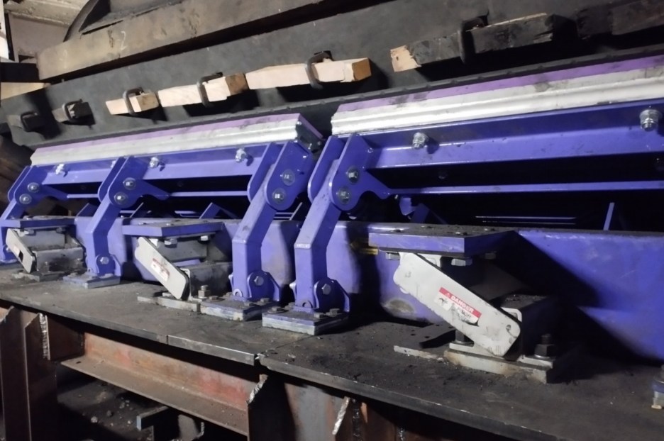 Пошкодження стрічки &ndash; дрібні глибокі прорізи.png (1,12 МБ)